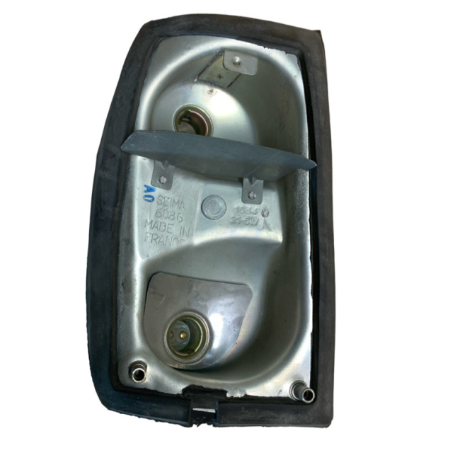 Base fanale posteriore SX Renault R6 (Originale Seima)