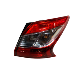 Fanale Posteriore Dx Nissan Pulsar (Originale Nuovo)