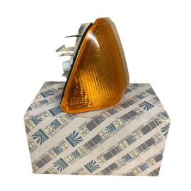 Freccia Anteriore Dx Peugeot 305 Completo di Portalampada