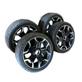 Set 4 cerchi in lega + gomme Citroën DS3 (R17)